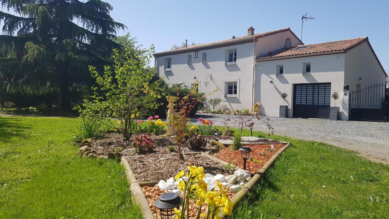 La Grange D'Helene Bed & Breakfast Cholet Dış mekan fotoğraf